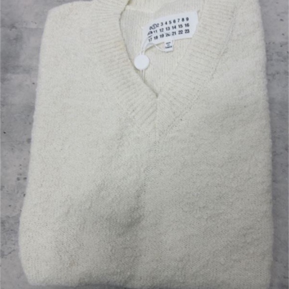 NWT MAISON MARGIELA PARIS - V-NECK WOMEN'S T-SHIRT - XS - Picture 1 of 5